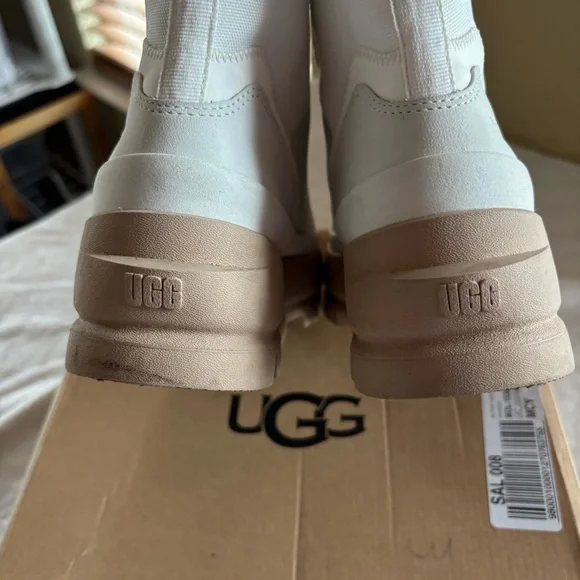 UGG Women's The Ugg Lug Lace-Up Platform Boots White/Cream Size 5 - Picture 6 of 16